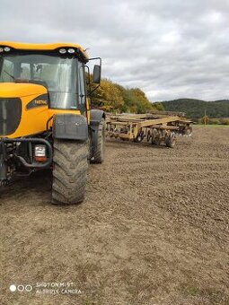 Predám traktor JCB