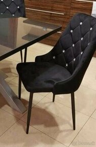 Kúpim takéto stoličky.