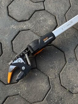 Fiskars teleskopické záhradné nožnice