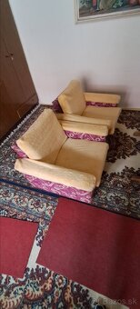Rozkladací gauc a 2 fotelky