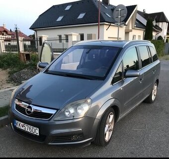 Opel zafira 7 miestne