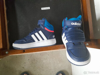 Nové adidas 23,5