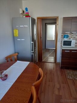 Prenajmem 1 izbový byt v Kalnej nad Hronom