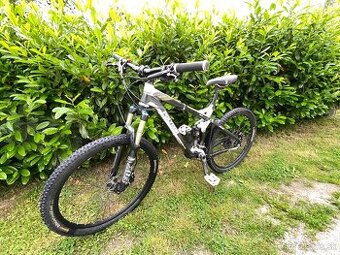 Celoodpružený bicykel Polygon AX2.0 – FOX výbava