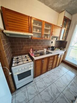 PREDAJ AKTUÁLNE: 3 izbový byt MNKS 64 m2 pôvodný stav, Mazor