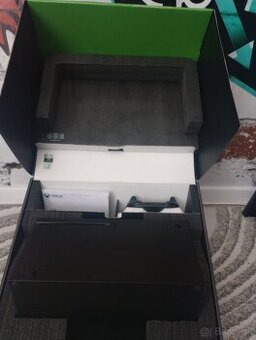Predám Xbox series X 1TB