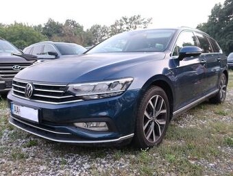 VW Passat Variant 2.0TDi 110kW (150k) r. 2022 - modrý