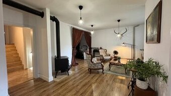 NA PREDAJ 9 izbový rodinný dom v obci Cabaj Čápor - 1