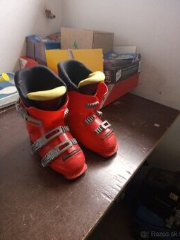 Predám kyže+lyžiarky
