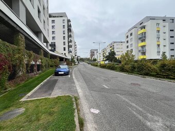 Prenájom vonkajšie park. miesto na ulici Pri Hrubej lúke, BA