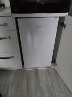 Za Odvoz Chladnicka poskodena