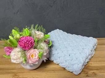 Háčkovaná sivá deka z jemnej eco vlny