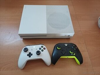 Predám Xbox one S + dva ovládače