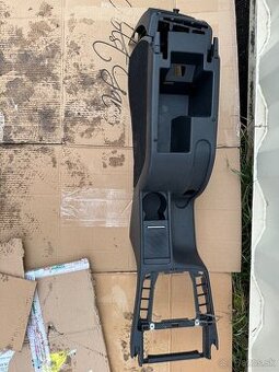 Predám stredový tunel Škoda Superb Combi