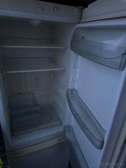 Staršia chladnička WhirlPool