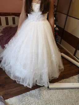 Predám dievčenské šaty