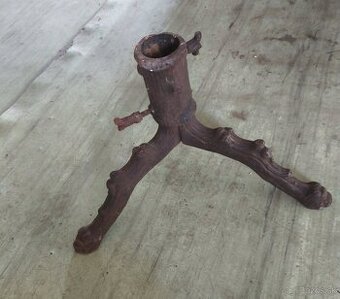 Starožitný stojan na stromček