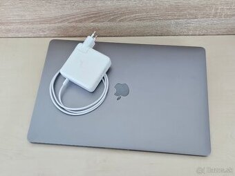MacBook Pro 15" i9-2.3GHz/16GB/512GB