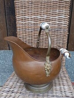 Veľká medená nádoba