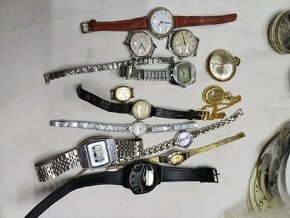 Predám staré náramkové hodinky