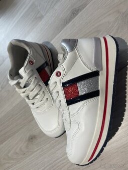Tommy Hilfiger tenisky vel 30 , nove - 1