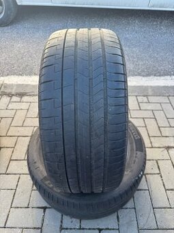 255/45R18 Pirelli