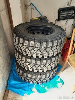 Pneu na off road.