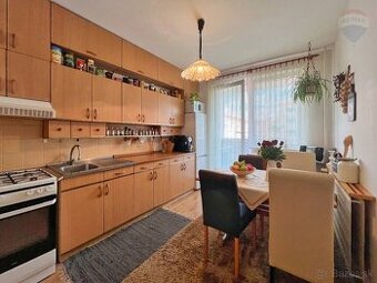 Predaj 3i byt Prievidza časť Necpaly- s balkónom 70m2