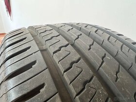 235/50 R19