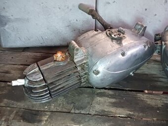 Motor jawa 555