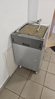 4-ročná funkčná umývačka riadu Indesit