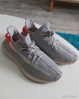 Yeezy Boost 350 Glow