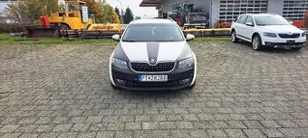 OCTAVIA3 2,0TDI COMBI4×4