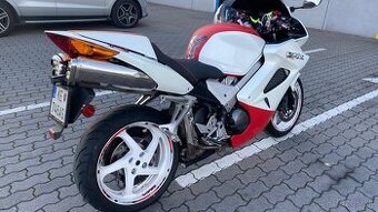 Honda VFR 800 vtec