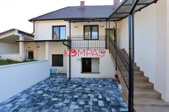 KOMPLETNE-NOVO PREROBENÝ DOM, STAČÍ SA IBA NASŤAHOVAŤ, HALIČ