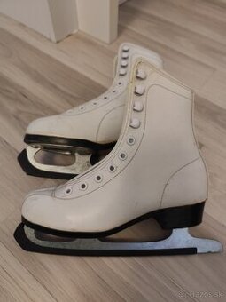 Detské dievčenské ľadové korcule
