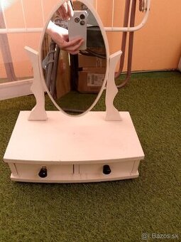 Retro toaletka, poháre rumcajs