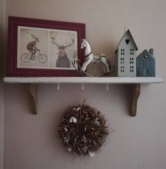 Vidiecka polička zo starého dreva...