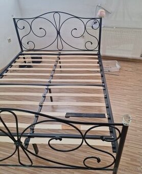 Manželská posteľ 160x200