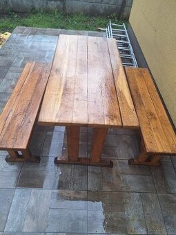 stol a lavice z masívu.zahradne sedenie