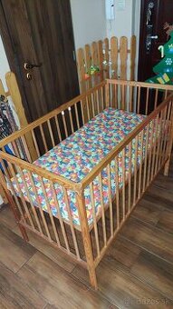 Detská drevená postieľka