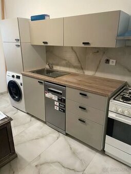 Realitný kancelária REALADR s.r.o. - 1