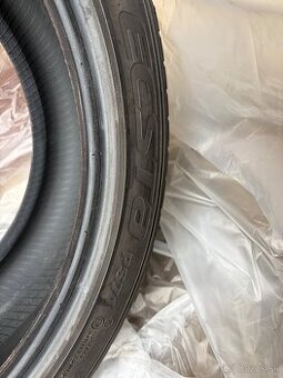 Predam 2ks letne pneu Kumho ECSTA 275/35 R20