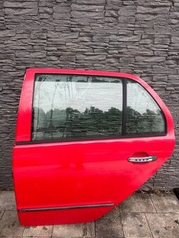 ŠKODA FABIA 1 - ZĽ DVERE ČERVENÁ FARBA