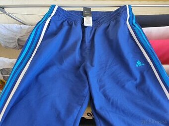 Predám dve značkové kvalitné bundy a tepláky značky Adidas.