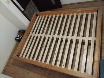 Posteľ z masívu, drevená