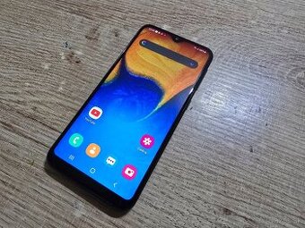Samsung A20 plnefunkcny displej v super stave bolo na nom na