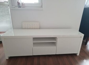 Komoda, skrinka pod TV
