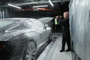 Pracovník do ručnej autoumývarky - čistenie aut