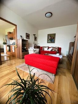 Krásny, slnečný 1 izbový byt centrum, Okružná ul., Levice